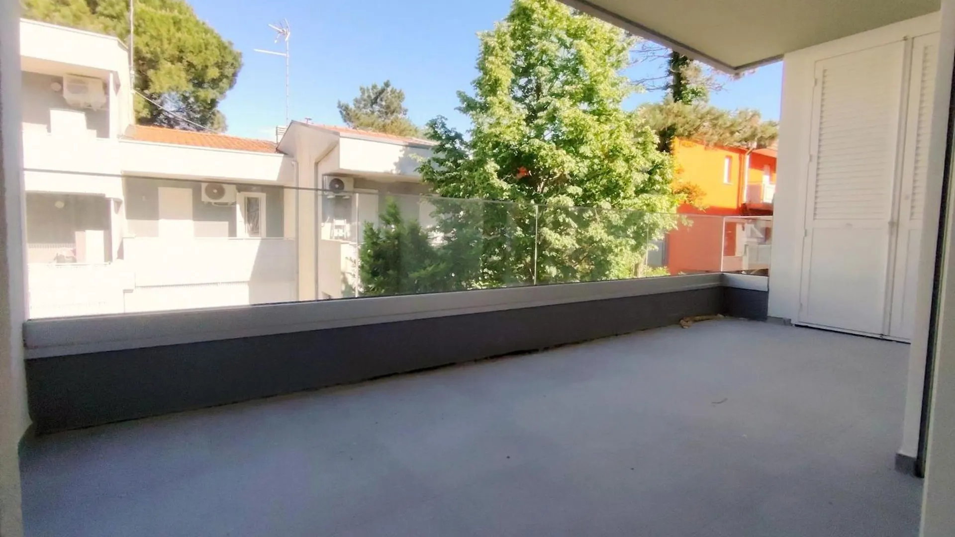 شقة Super Modern Flat With Large Balcony In بيبيوني